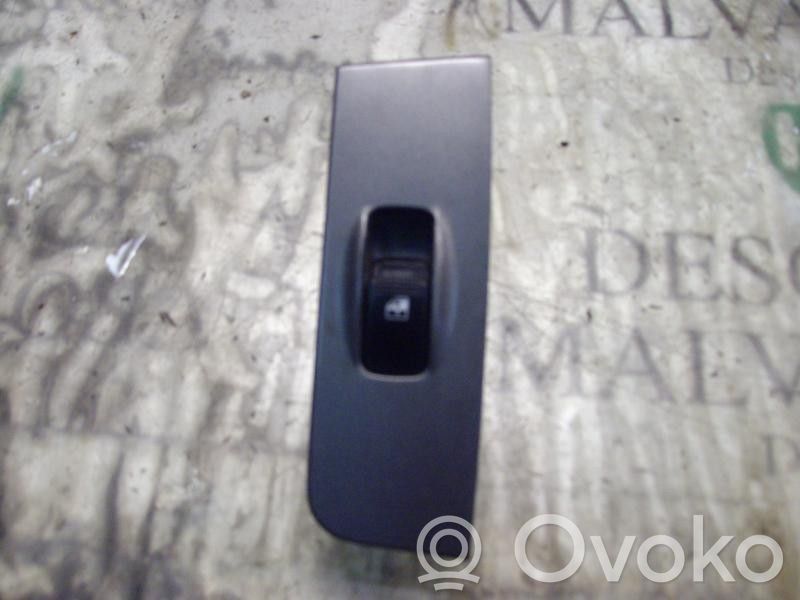 Hyundai Matrix Electric window control switch 