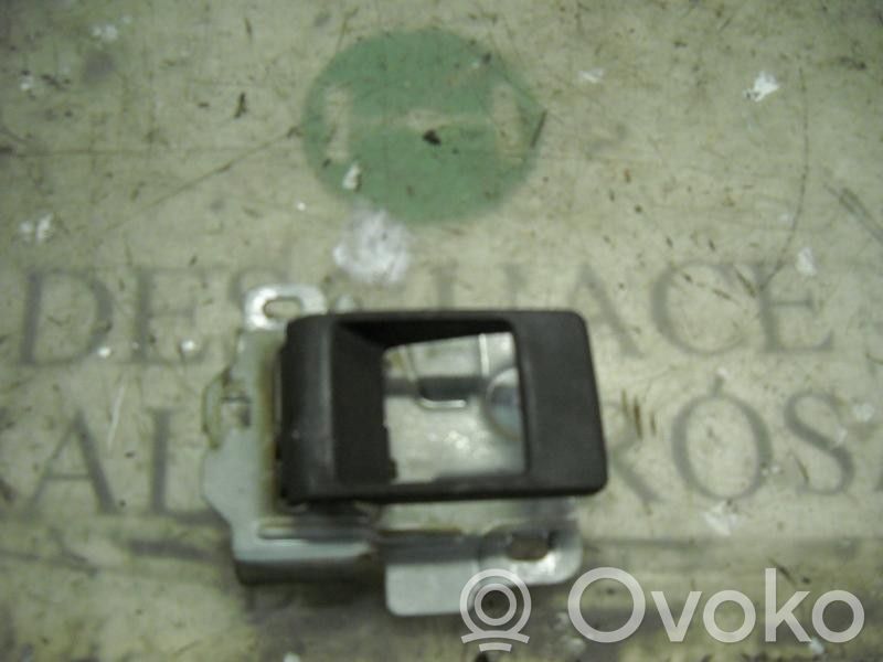 Land Rover Freelander Poignée inférieure de porte avant