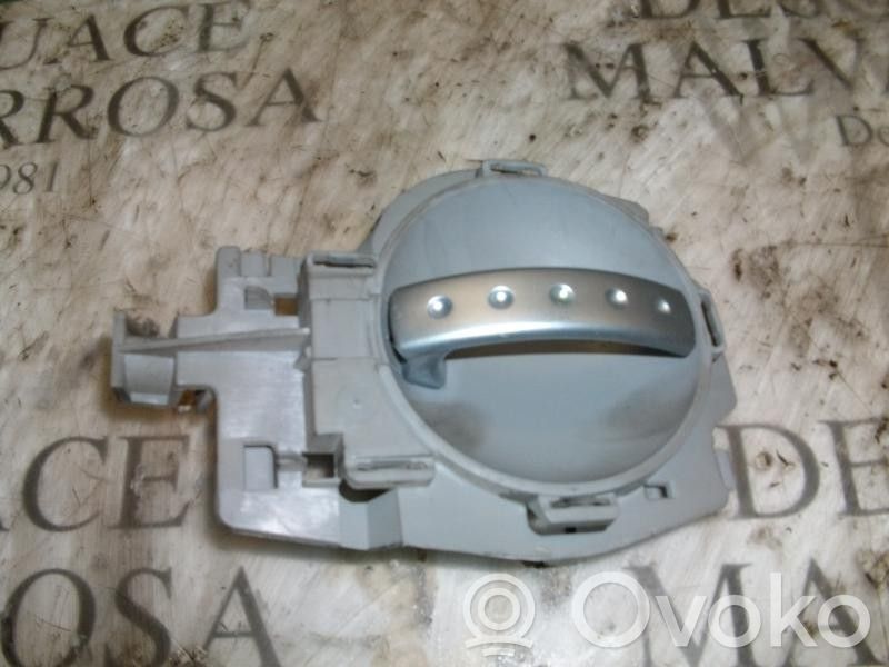 Manecilla interna puerta delantera