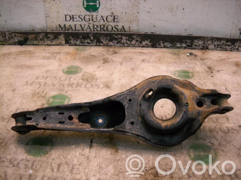 Braț control spate