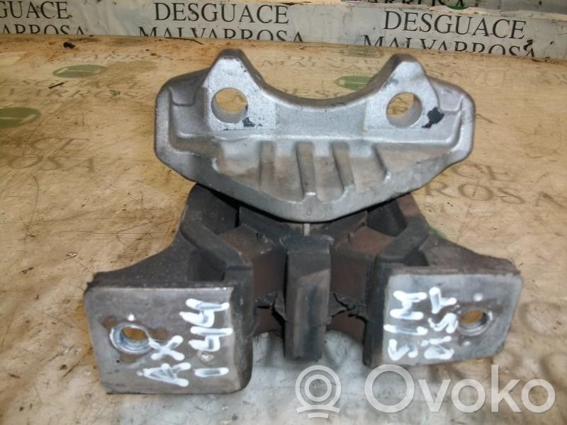 Supporto di montaggio del motore