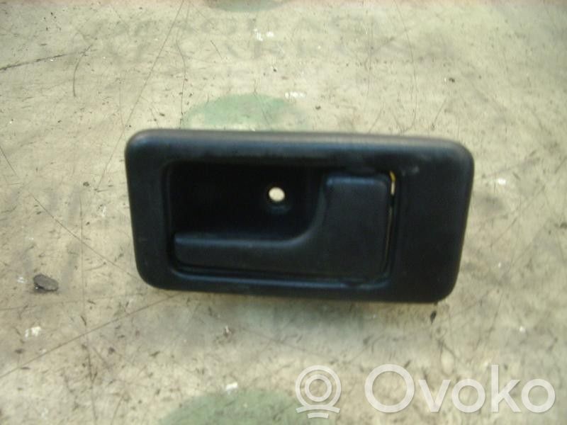 Manecilla interna puerta delantera
