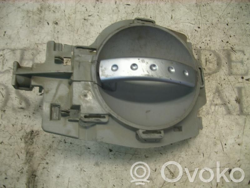 Manecilla interna puerta delantera
