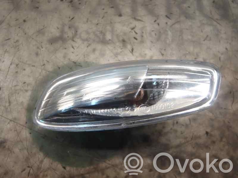 Citroen C3 Semnalizator bară față 
