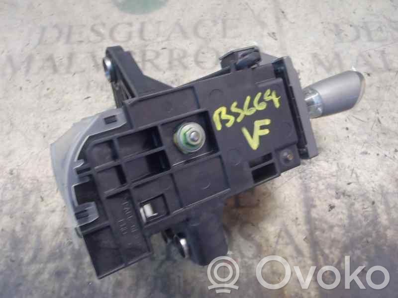 Toyota Prius (XW20) Asta della leva del cambio