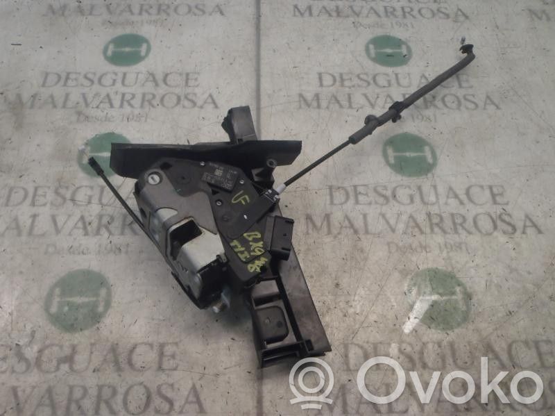 Rear door lock   2099461