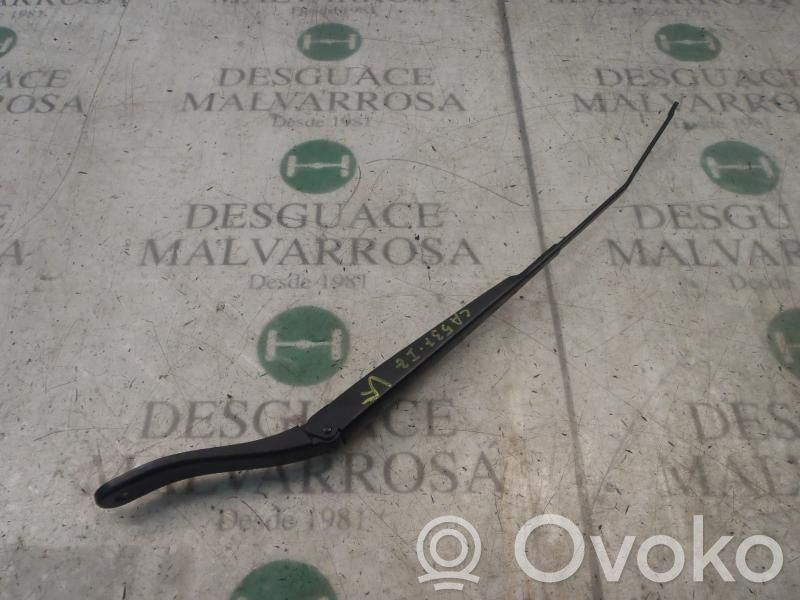 Brazo del limpiaparabrisas delantero   6429GT