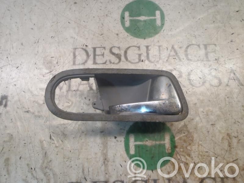 Manecilla interna puerta trasera