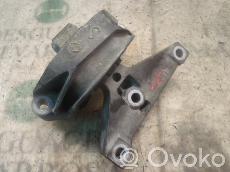 Soporte de montaje del motor