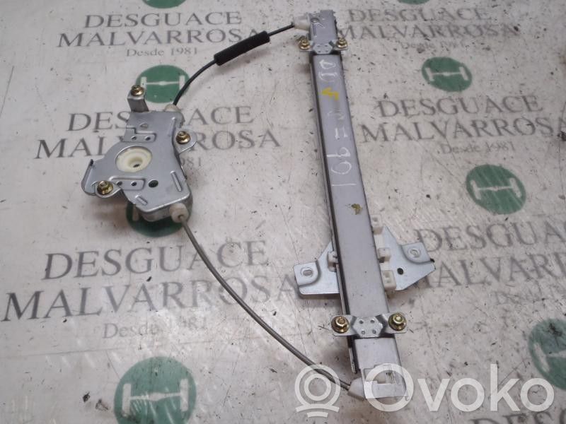 Regulador manual de la ventanilla delantera