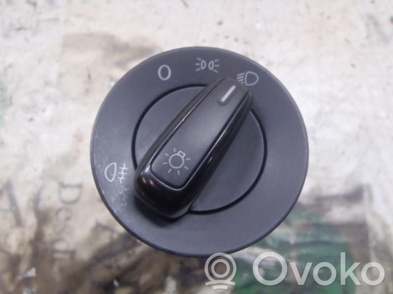 Volkswagen Polo V 6R Interruptor de control del panel de luces