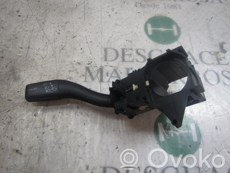 Suuntavilkun vipu   4E0953513K4PK,4E0953513K,CZK0310003855