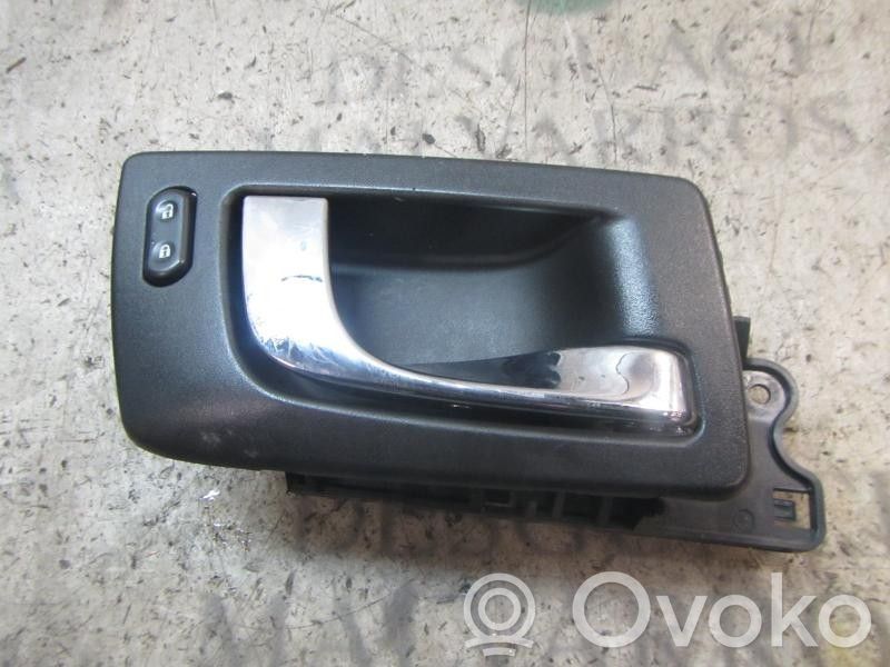 Cadillac SRX Front door interior handle 