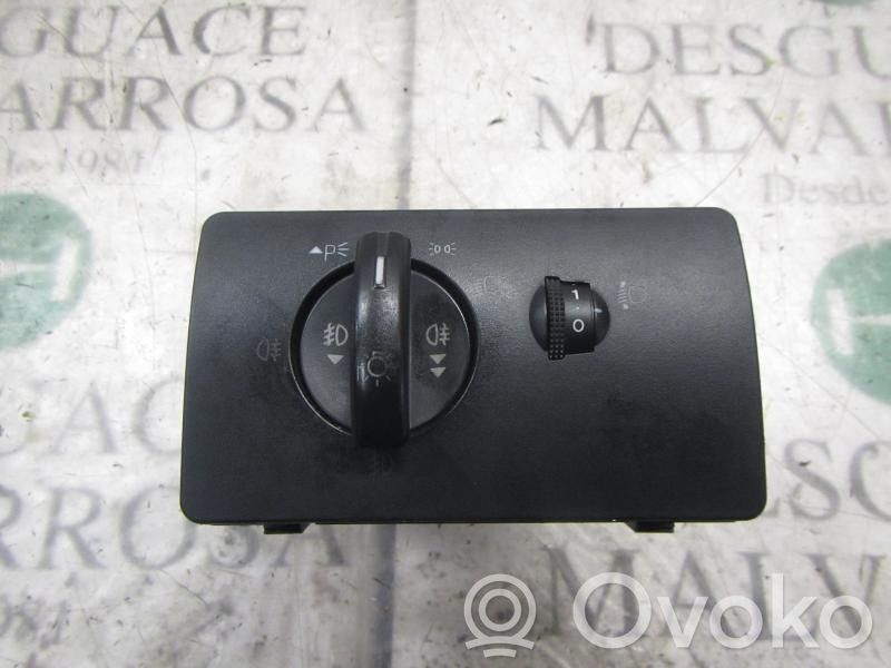 Comutator lumini bord