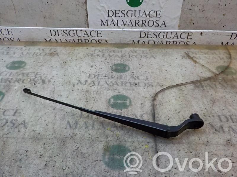 Jeep Compass Front wiper blade arm 