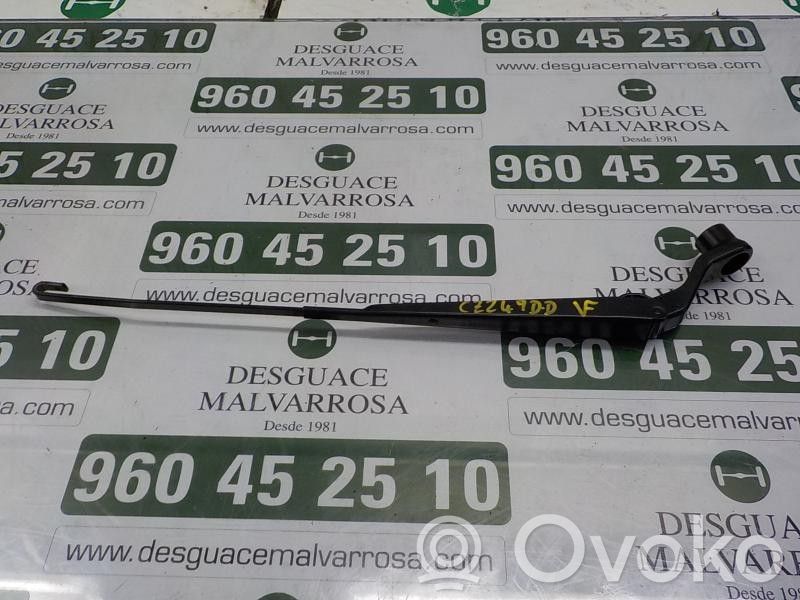 Jeep Compass Front wiper blade arm 