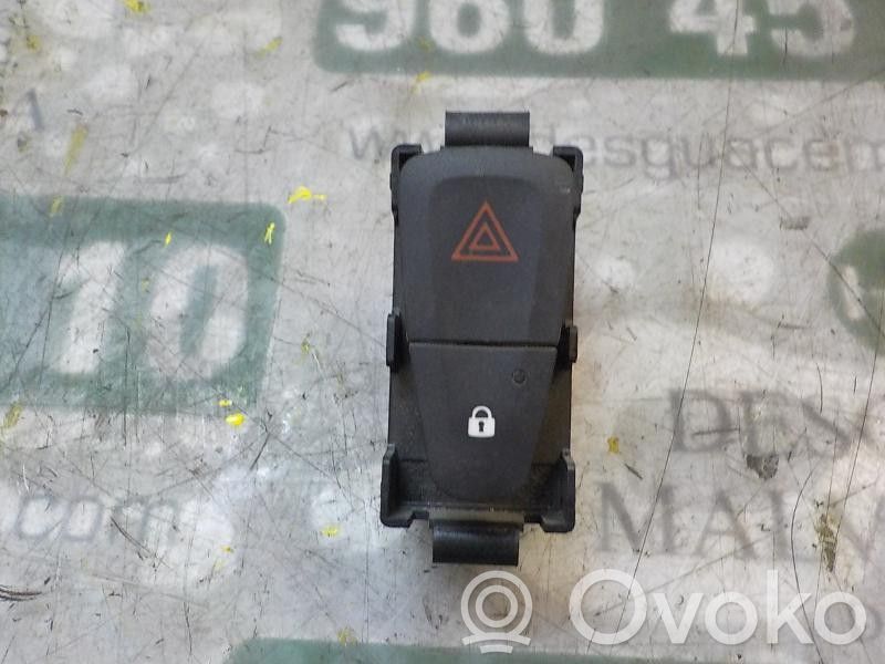 Botón interruptor de luz de peligro   252905668R