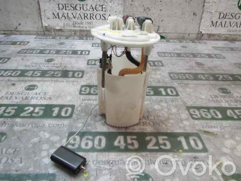 Bomba interna de combustible   172020033R,172020033R