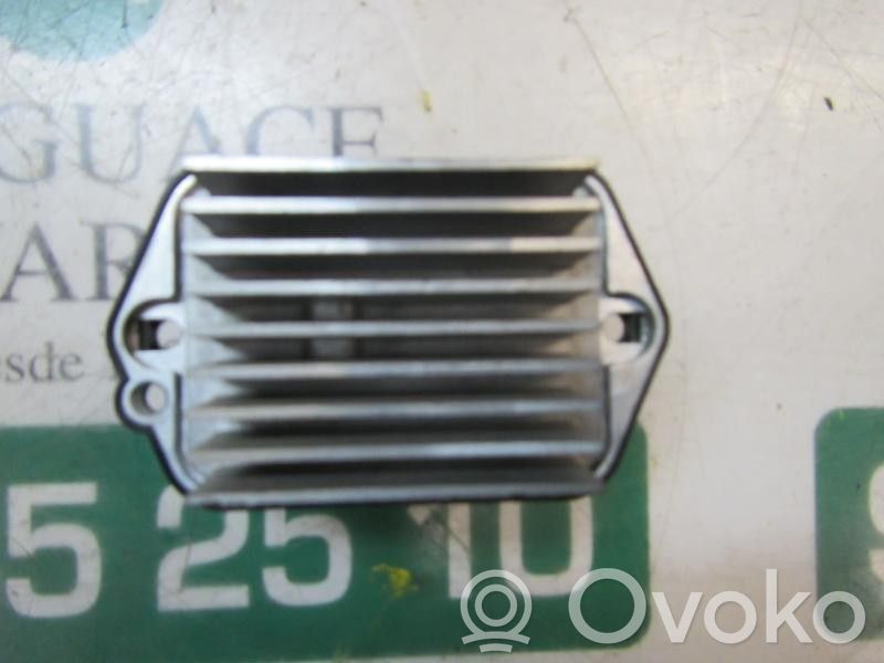 Heizungslüfter Regler Widerstand   GJ6E61B15,PM010010B,PM010010B