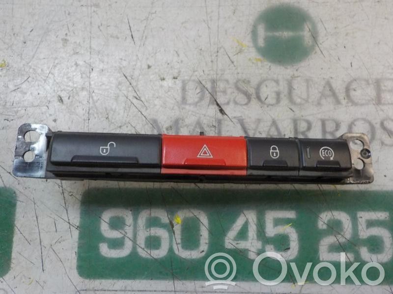 Land Rover Freelander 2 - LR2 Comutator lumini pericol 