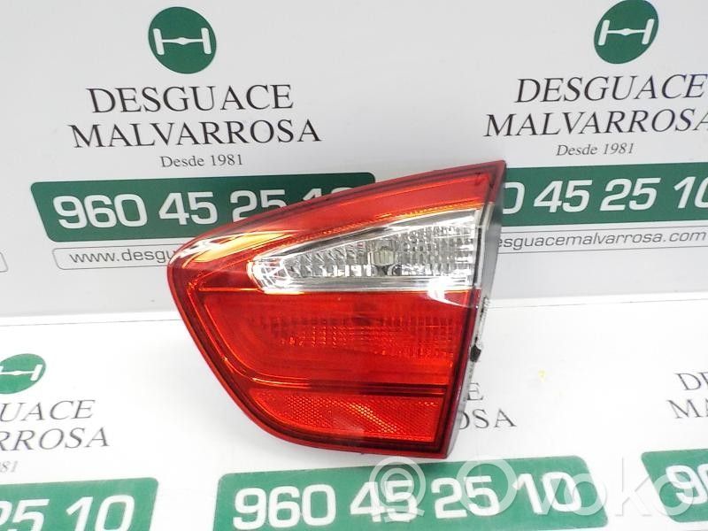 KIA Rio Feux arrière / postérieurs