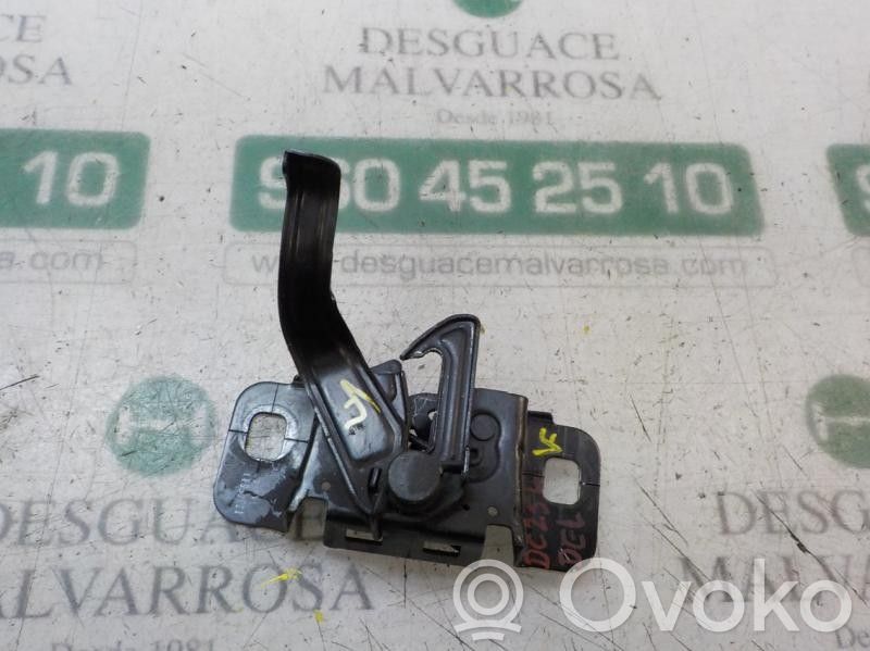 Opel Astra J Tie down hook / loop 