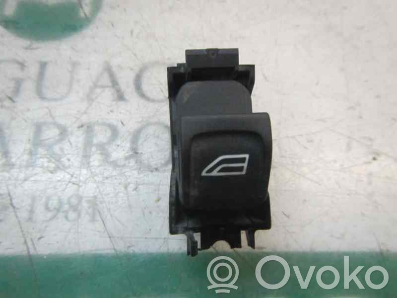 Land Rover Freelander 2 - LR2 Przyciski szyb 