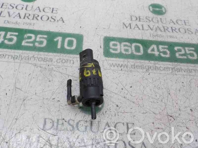 Windscreen/windshield washer pump   1K5955651