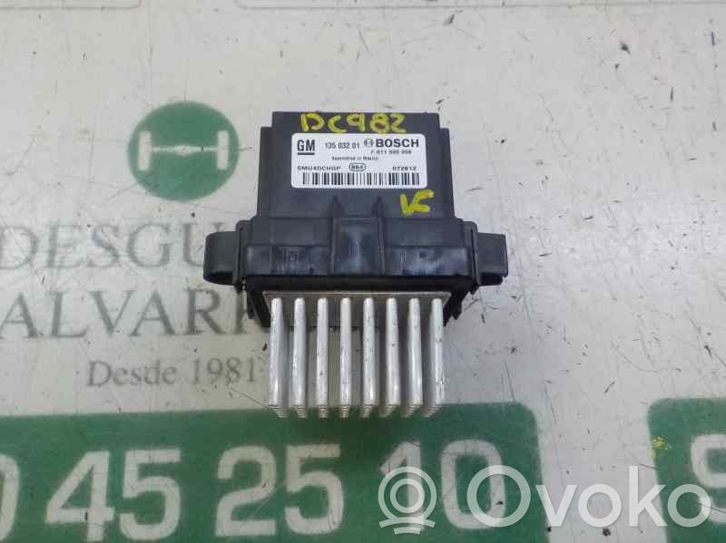 Opel Astra H Motor aerotermă/rezistor ventilator 