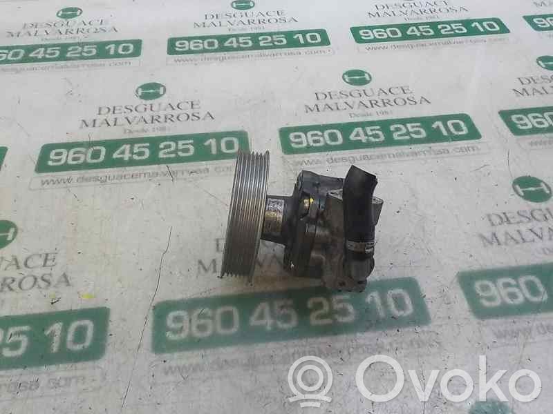 Ohjaustehostimen pumppu   4F0145156F