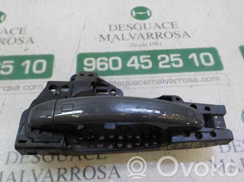 Manecilla externa puerta trasera   8T0837885B,8T0837885B