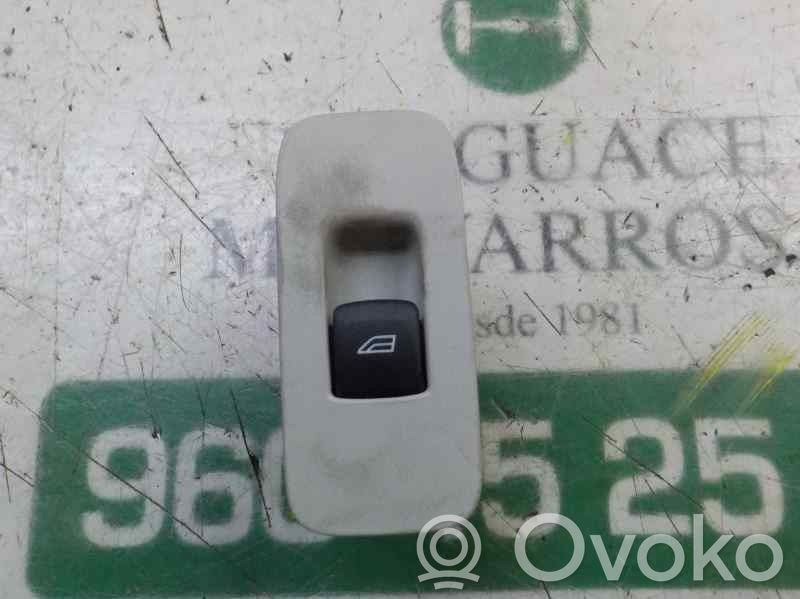Interruptor del elevalunas eléctrico   31394840,31334569