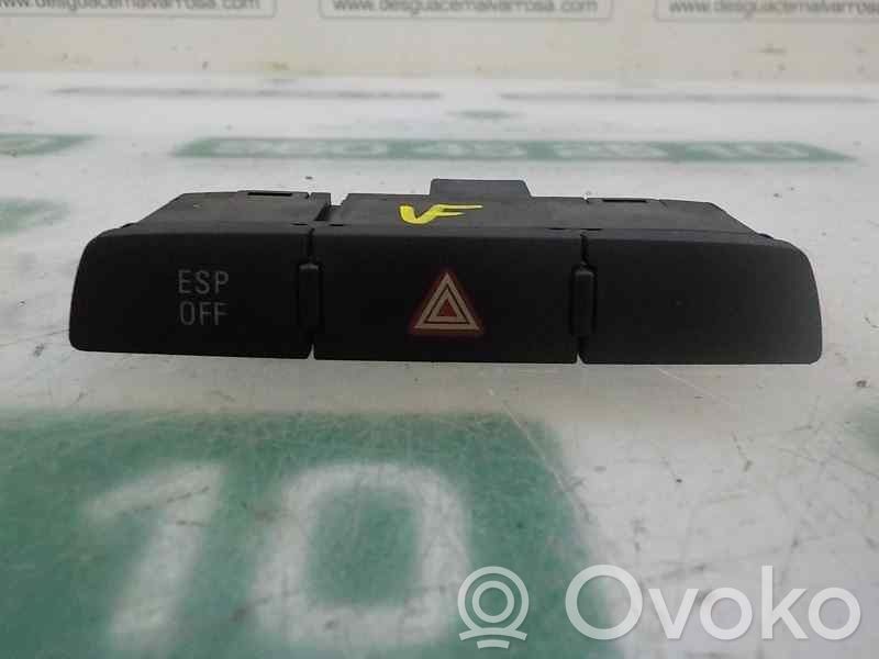Audi Q7 4L Botón interruptor de luz de peligro 