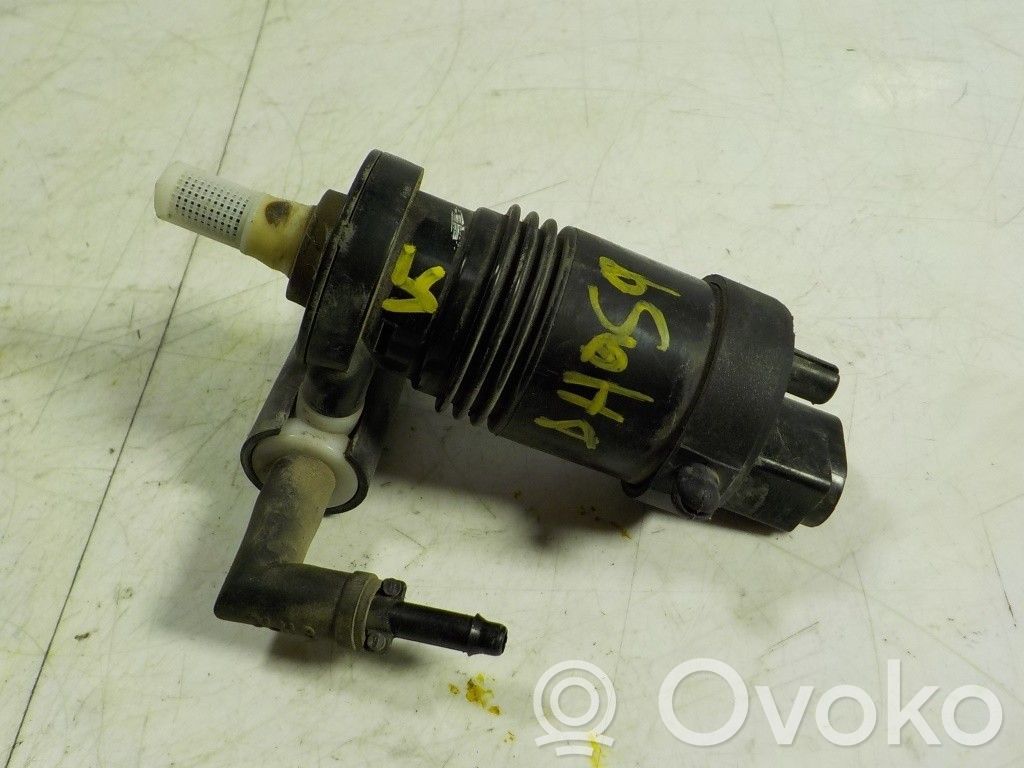 Windscreen/windshield washer pump   5179153AA,05152075AB