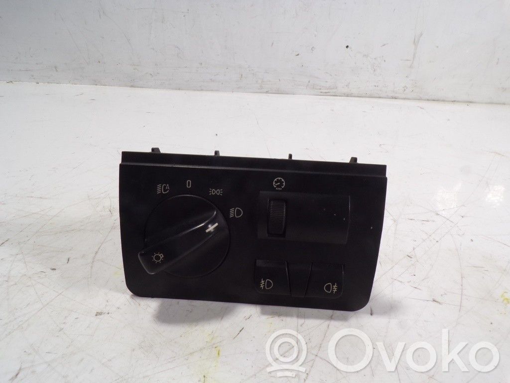 Panel lighting control switch   61316909775,6909775,037045061