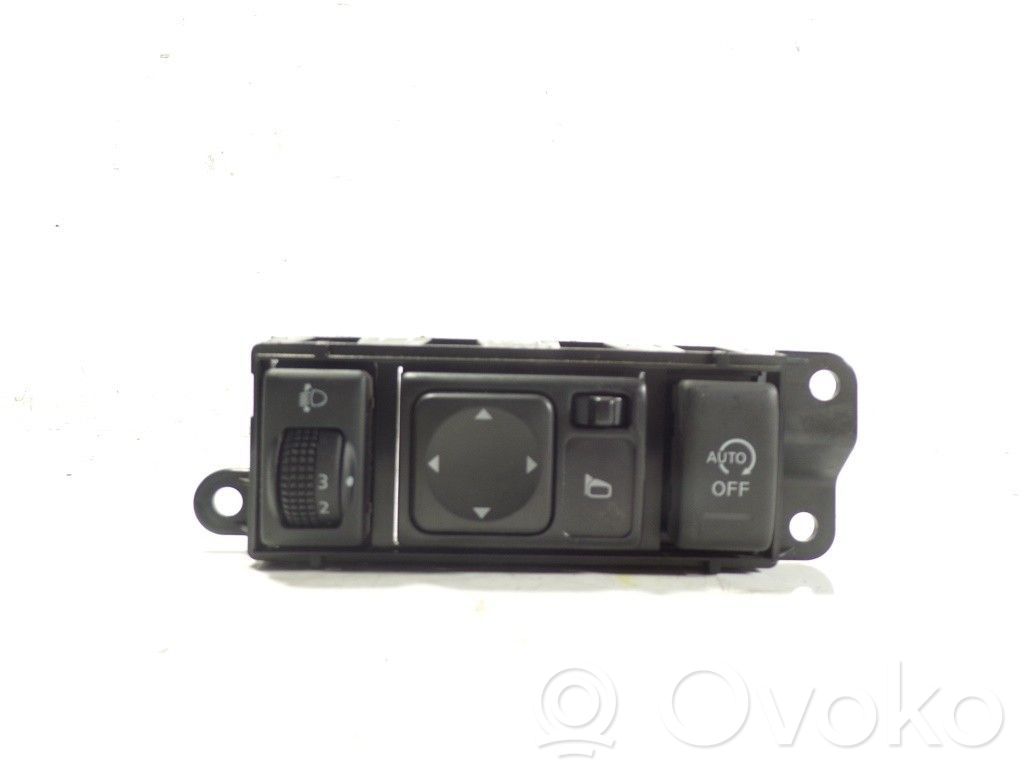 Nissan Juke I F15 Interruttore specchietto retrovisore 