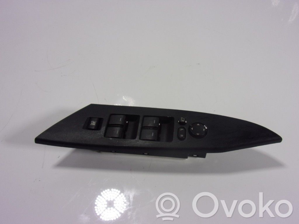 Elektrisko logu slēdzis   BCD166350B,BCD166350B