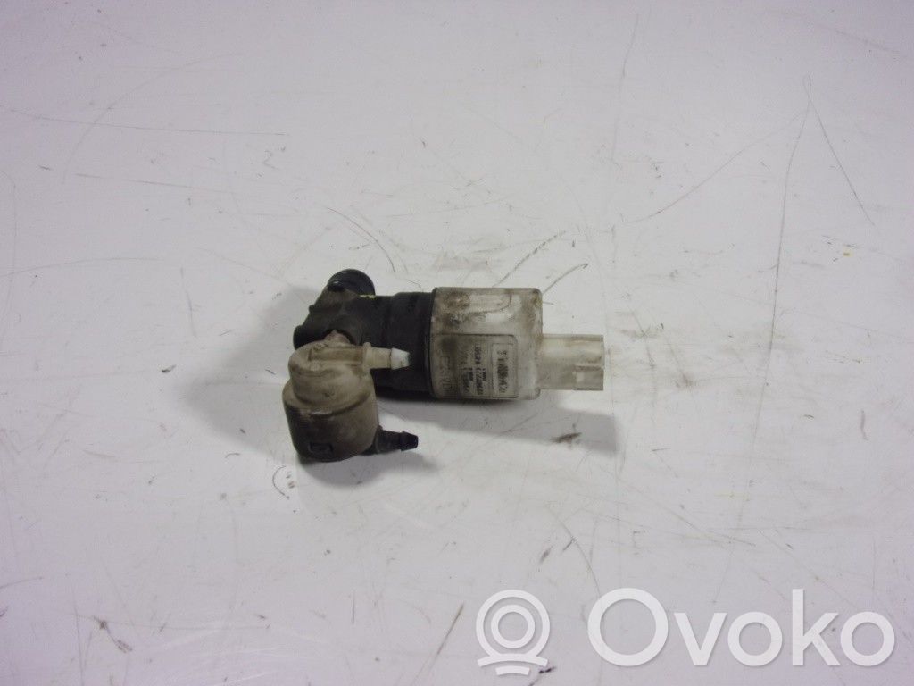 Ford C-MAX I Windscreen/windshield washer pump 