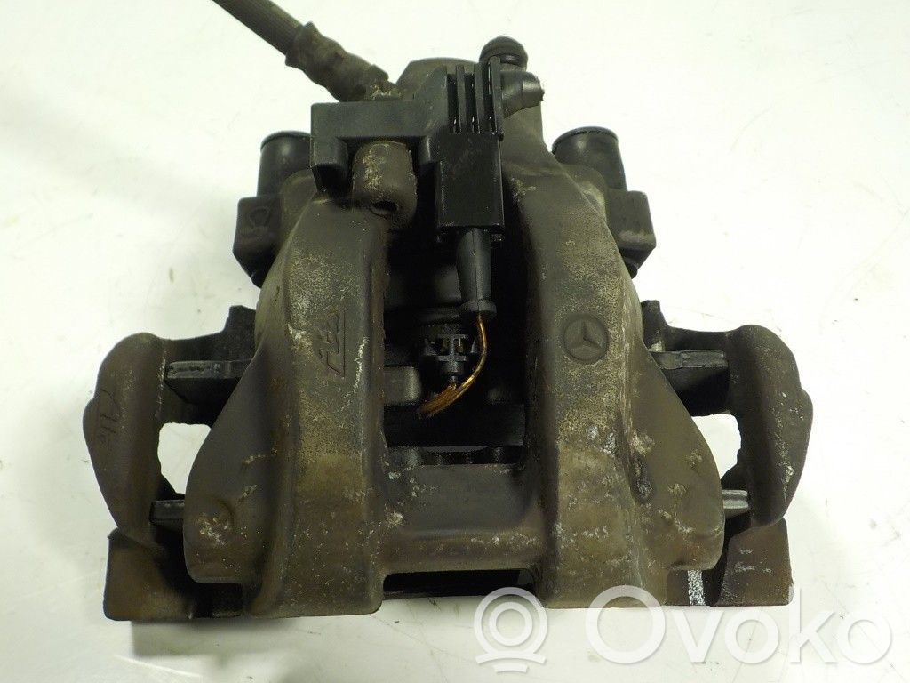 Mercedes-Benz E A207 Supporto della pinza del freno posteriore