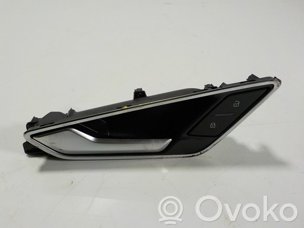 Audi Q4 Sportback e-tron Front door interior handle 