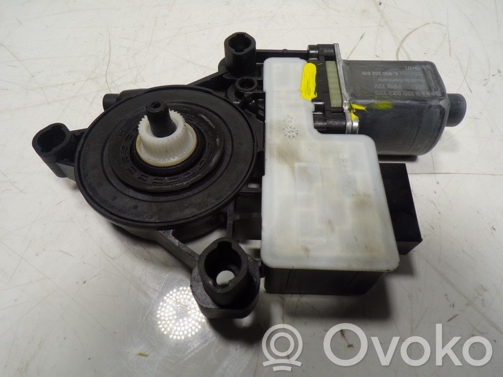 Seat Leon (5F) Alzacristalli della portiera posteriore con motorino