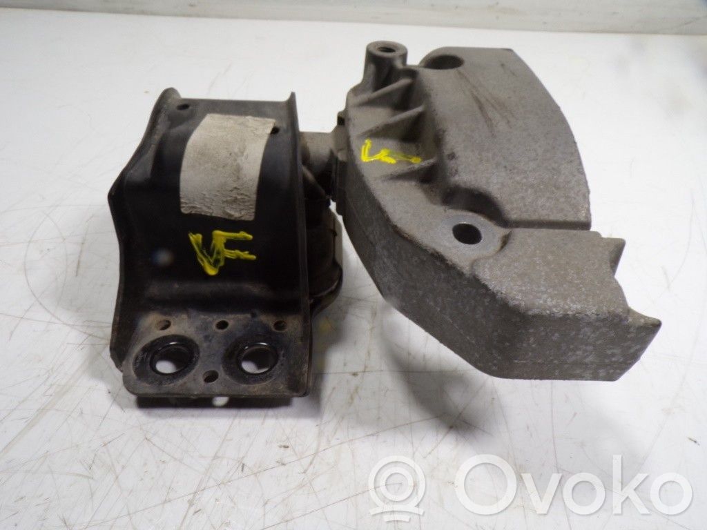 Renault Kangoo II Engine mount bracket 