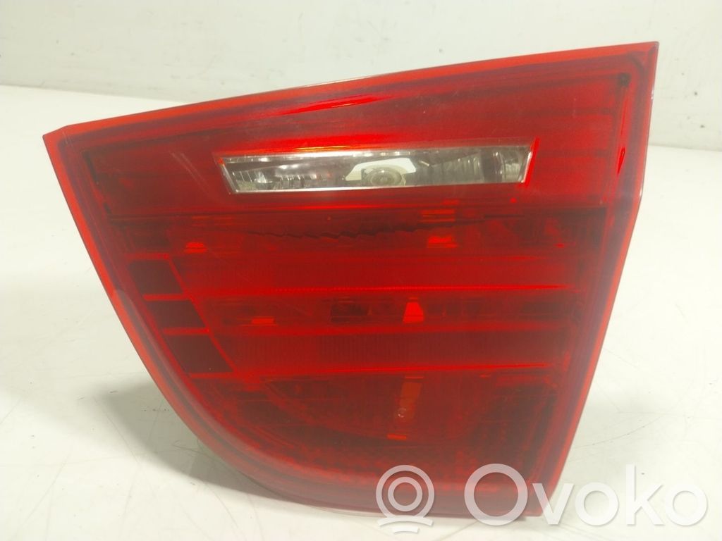 BMW 3 E90 E91 Aizmugurējais lukturis virsbūvē 