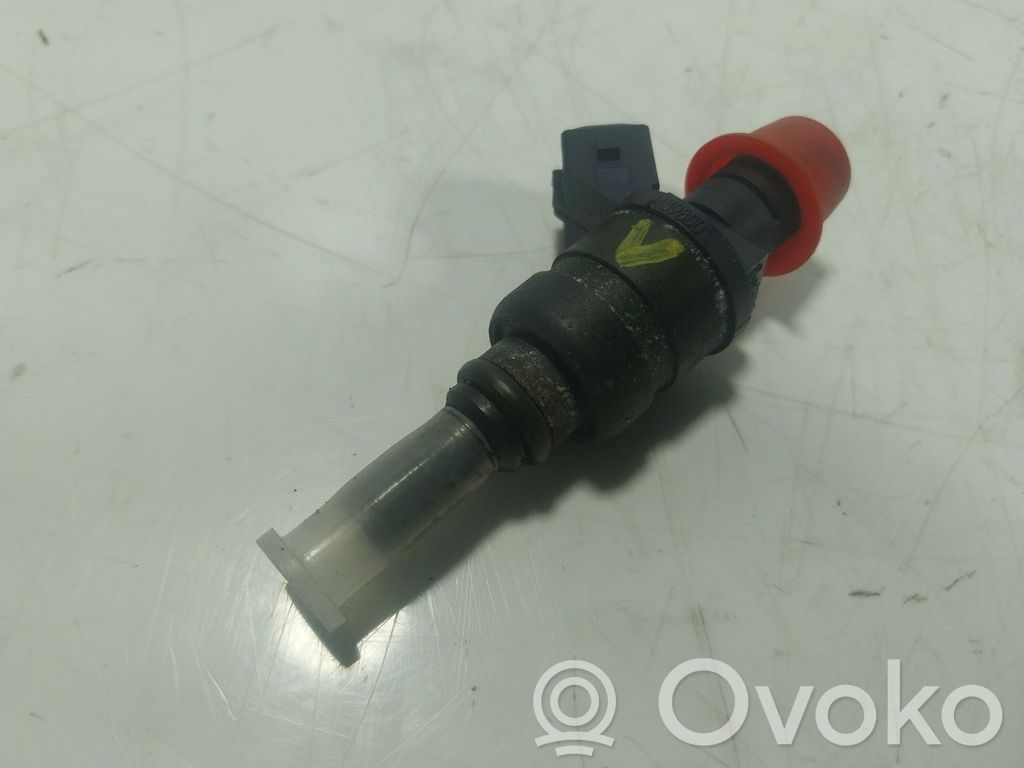 Injecteur de carburant   1439800