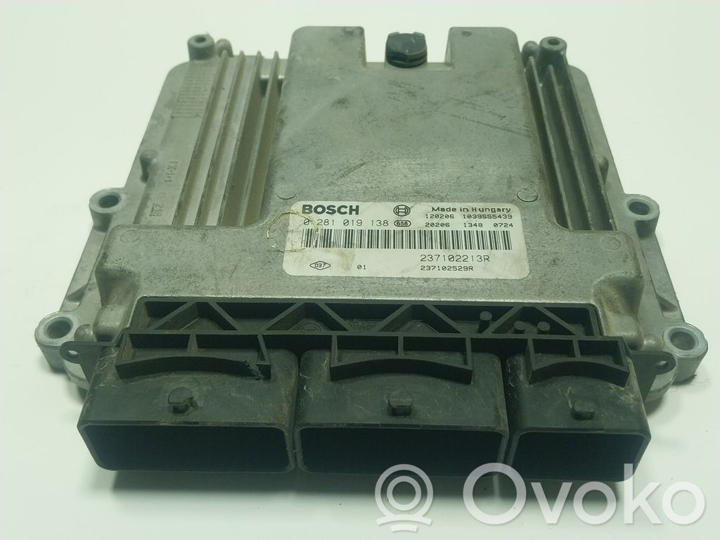 Unidad de control/módulo del motor   237102720R,237102213R