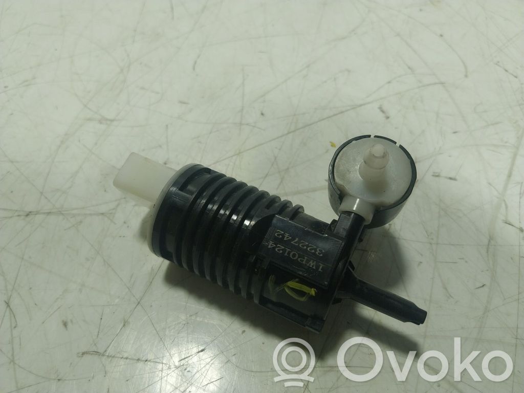 Windscreen/windshield washer pump   1WP0124