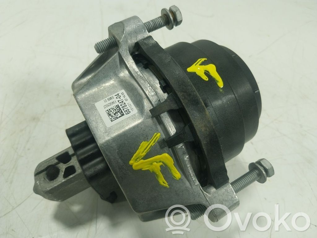 Engine mount bracket   22116878247,687824704