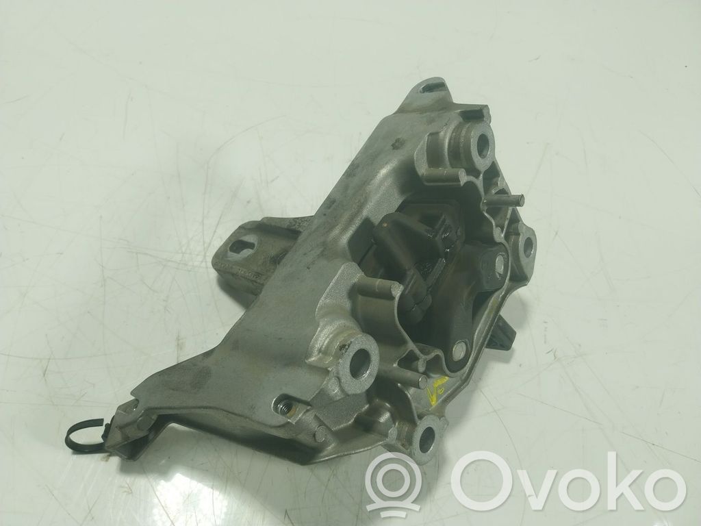 Opel Corsa F Engine mount bracket