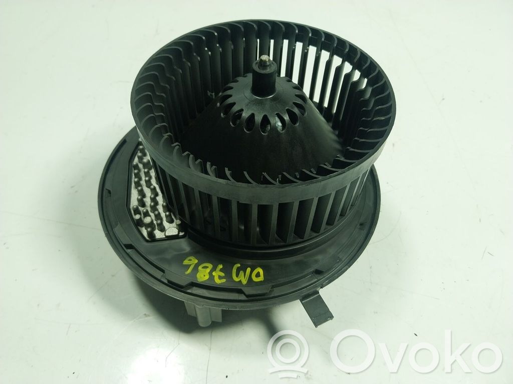 Audi Q3 F3 Ventola riscaldamento/ventilatore abitacolo 