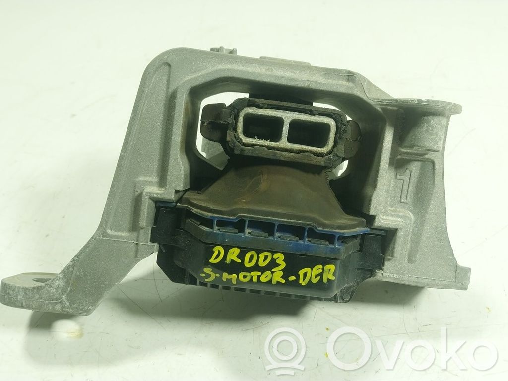 Ford Focus Engine mount bracket 